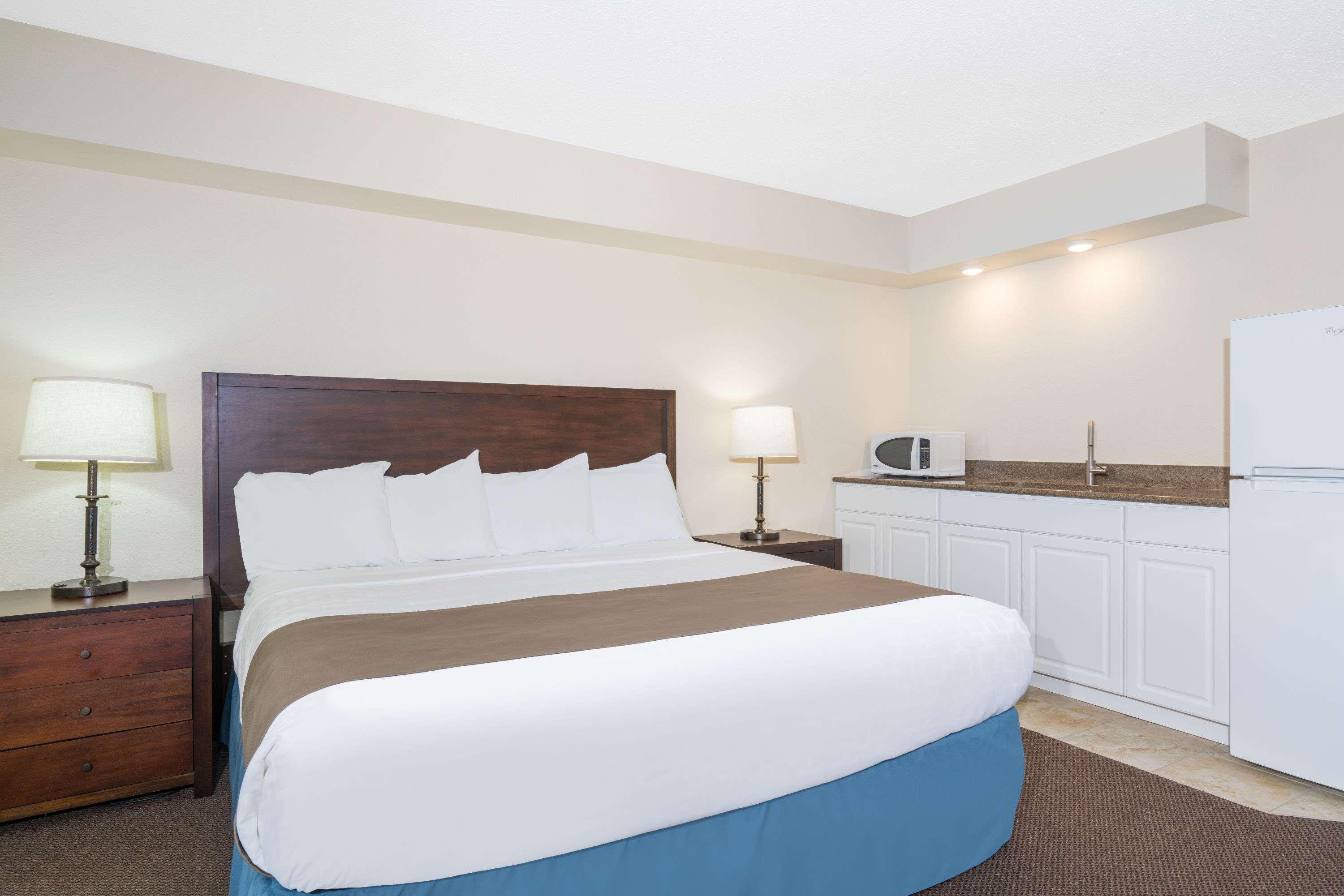Days Inn & Suites By Wyndham Baxter Brainerd Area Экстерьер фото