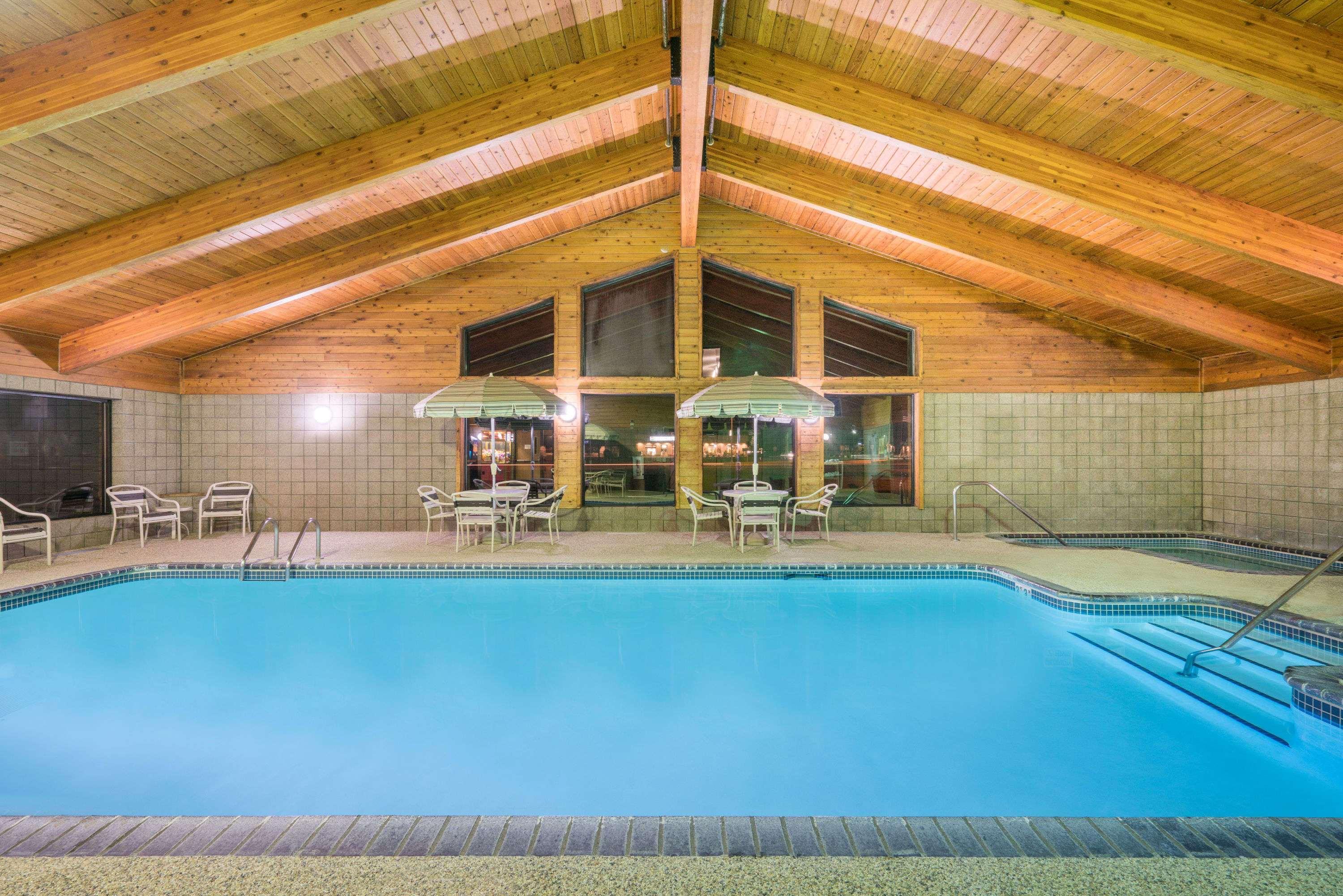 Days Inn & Suites By Wyndham Baxter Brainerd Area Экстерьер фото