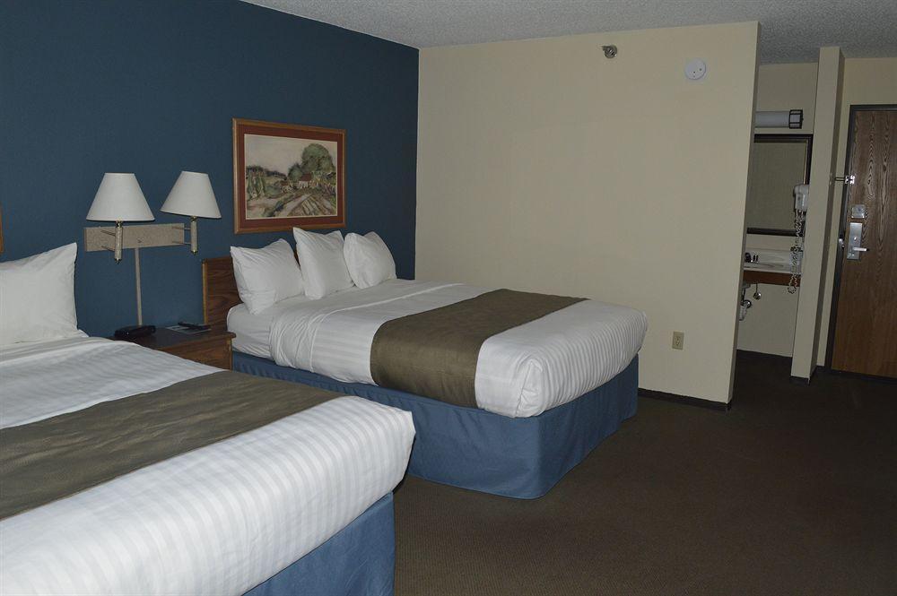 Days Inn & Suites By Wyndham Baxter Brainerd Area Экстерьер фото